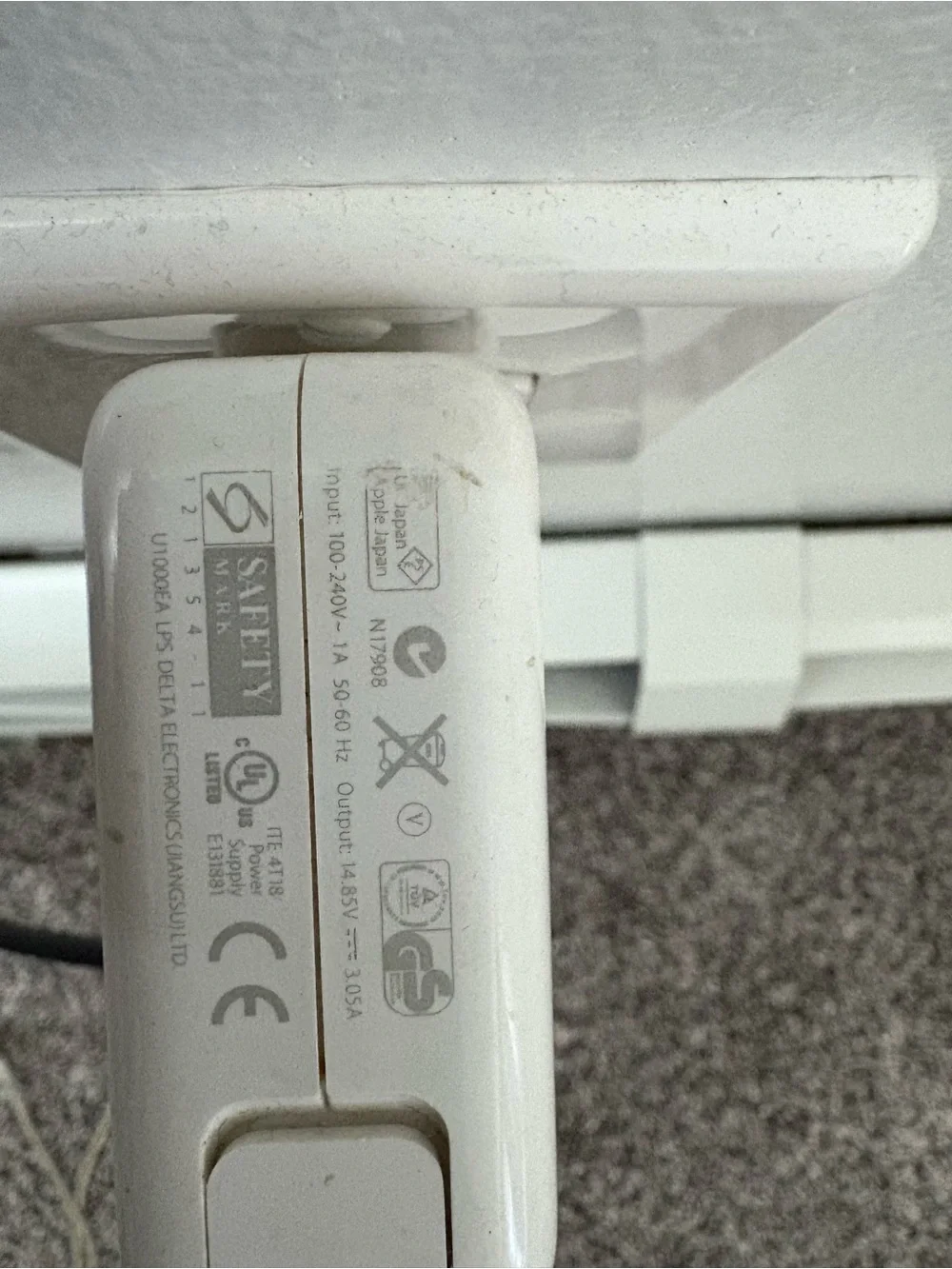 Apple MacBook Air 11 Laptop with original charger, and normal battery health